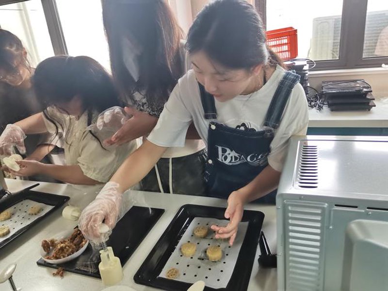 技校学费